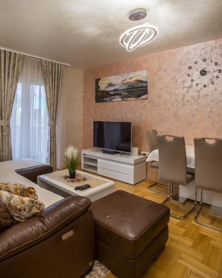 Lux Deluxe Apartment Жабляк Екстер'єр фото